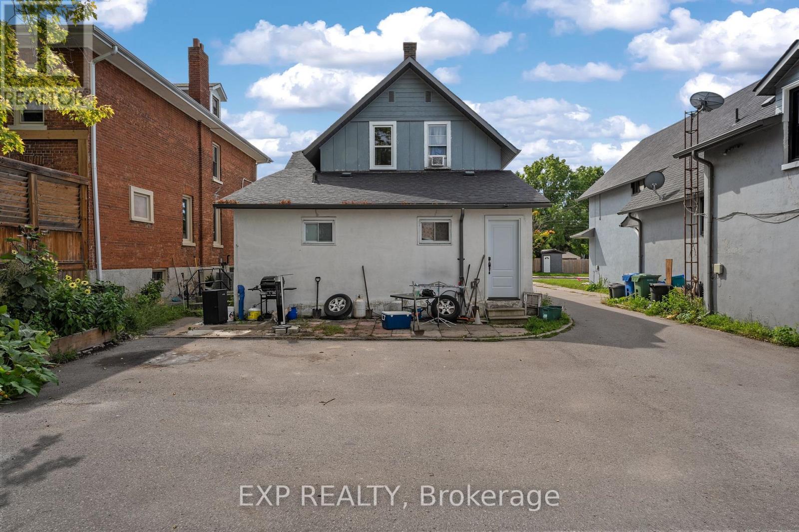 86 Queen Street, Kawartha Lakes (Lindsay), Ontario  K9V 1G4 - Photo 14 - X12310199