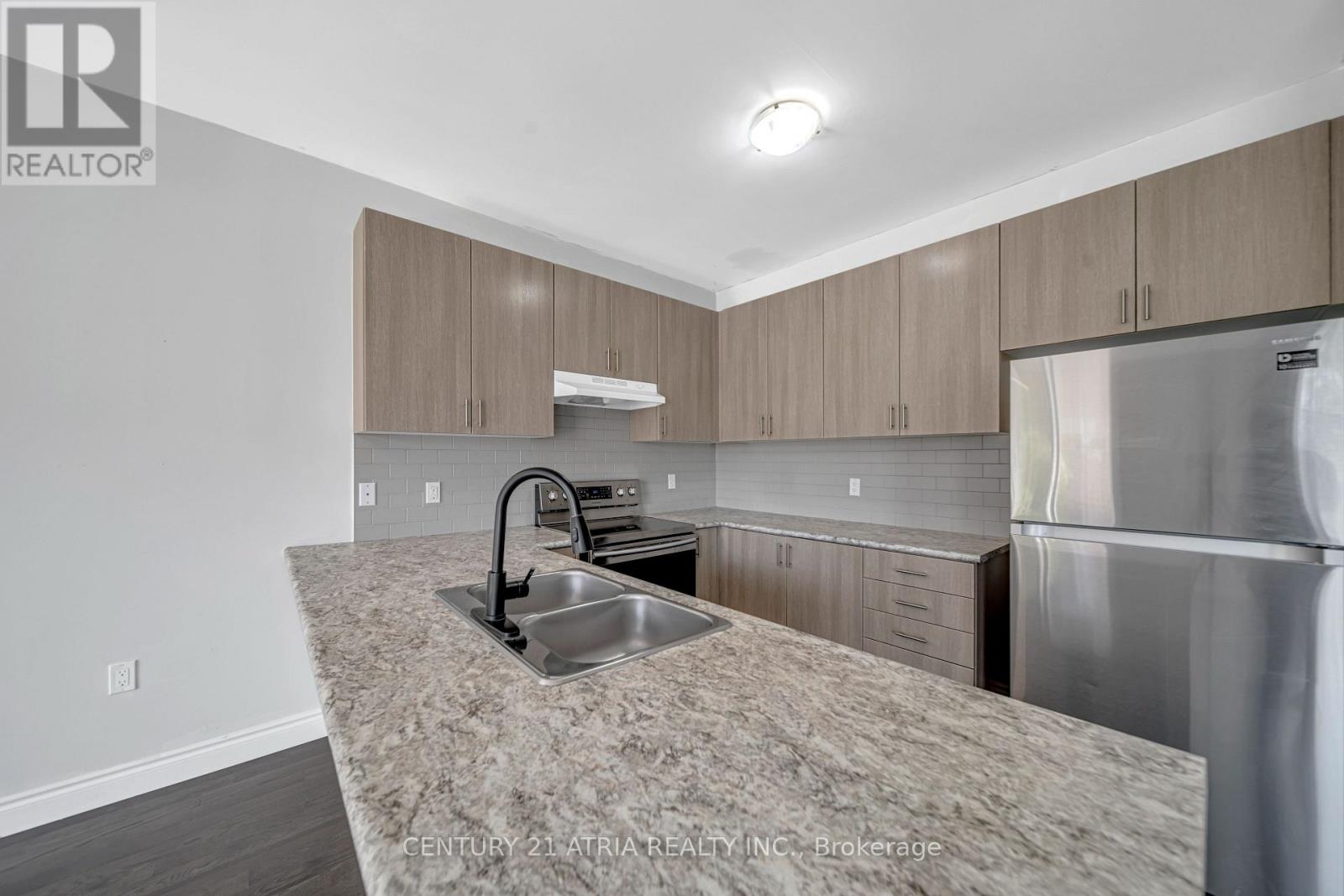 793 Spillsbury Drive, Peterborough West (South), Ontario  K9K 1K9 - Photo 12 - X12310291
