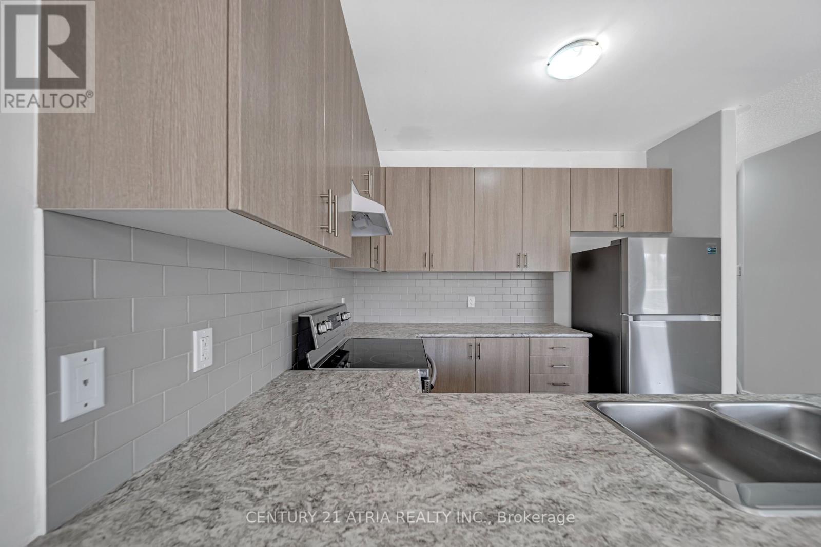 793 Spillsbury Drive, Peterborough West (South), Ontario  K9K 1K9 - Photo 13 - X12310291