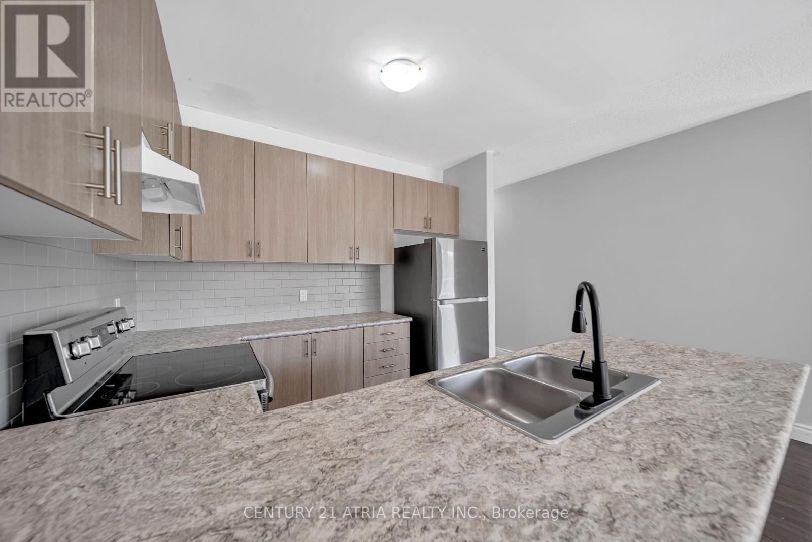 793 Spillsbury Drive, Peterborough West (South), Ontario  K9K 1K9 - Photo 14 - X12310291