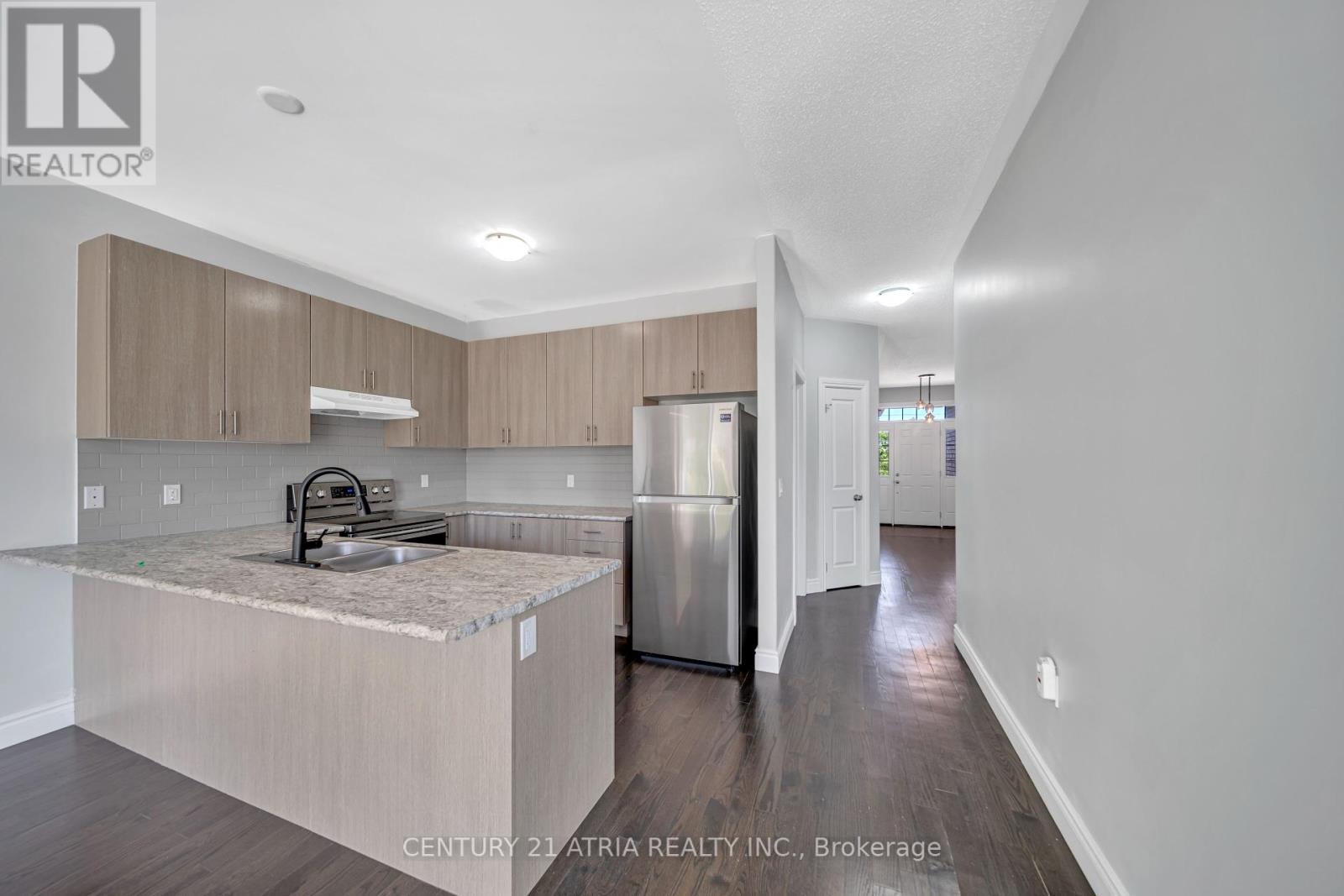 793 Spillsbury Drive, Peterborough West (South), Ontario  K9K 1K9 - Photo 6 - X12310291