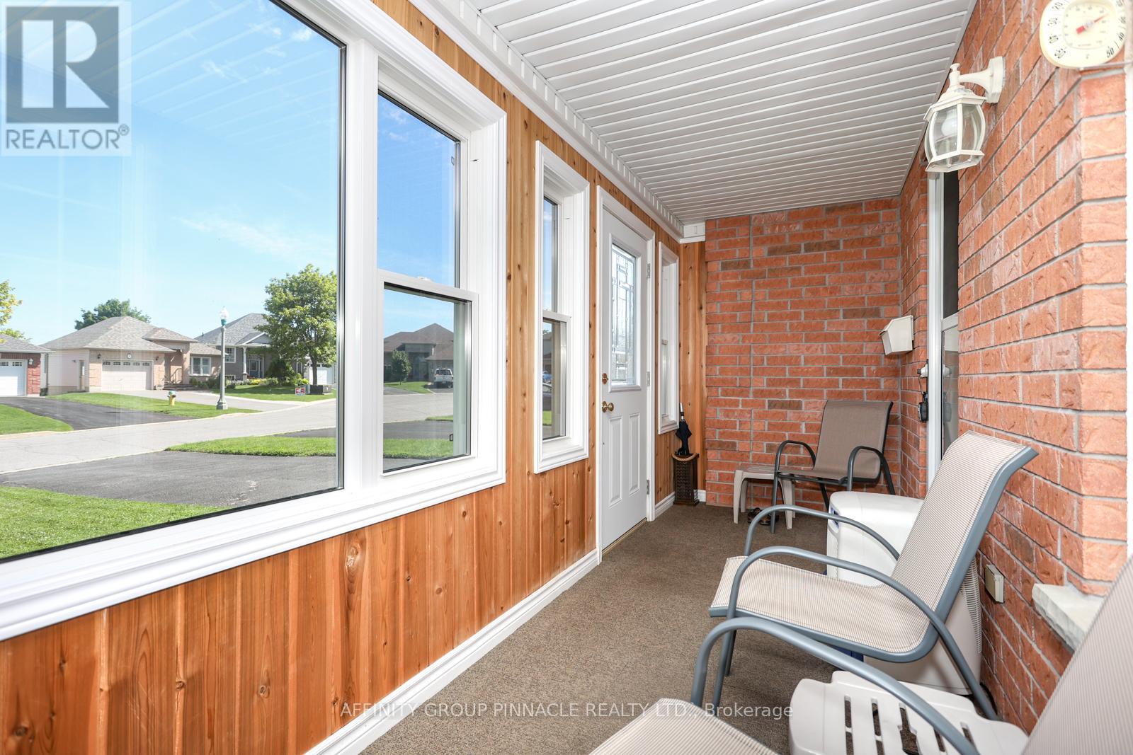 5 Susan Court, Kawartha Lakes (Lindsay), Ontario  K9V 4H1 - Photo 11 - X12310682