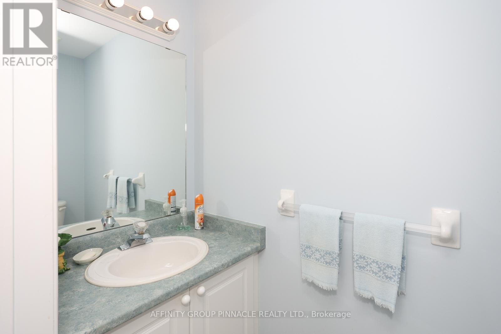 5 Susan Court, Kawartha Lakes (Lindsay), Ontario  K9V 4H1 - Photo 14 - X12310682