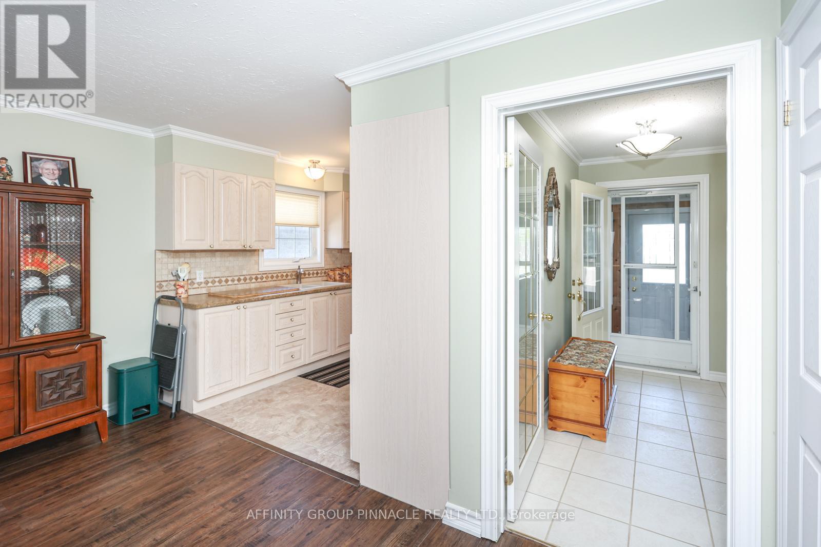 5 Susan Court, Kawartha Lakes (Lindsay), Ontario  K9V 4H1 - Photo 15 - X12310682
