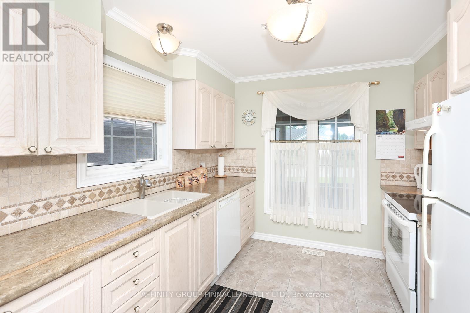 5 Susan Court, Kawartha Lakes (Lindsay), Ontario  K9V 4H1 - Photo 16 - X12310682