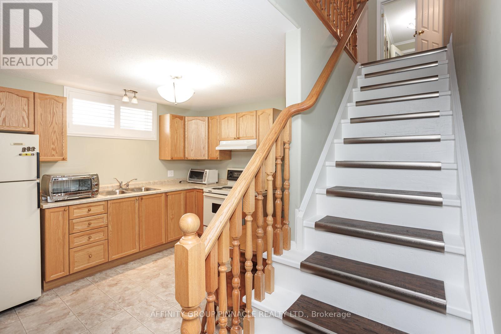5 Susan Court, Kawartha Lakes (Lindsay), Ontario  K9V 4H1 - Photo 30 - X12310682