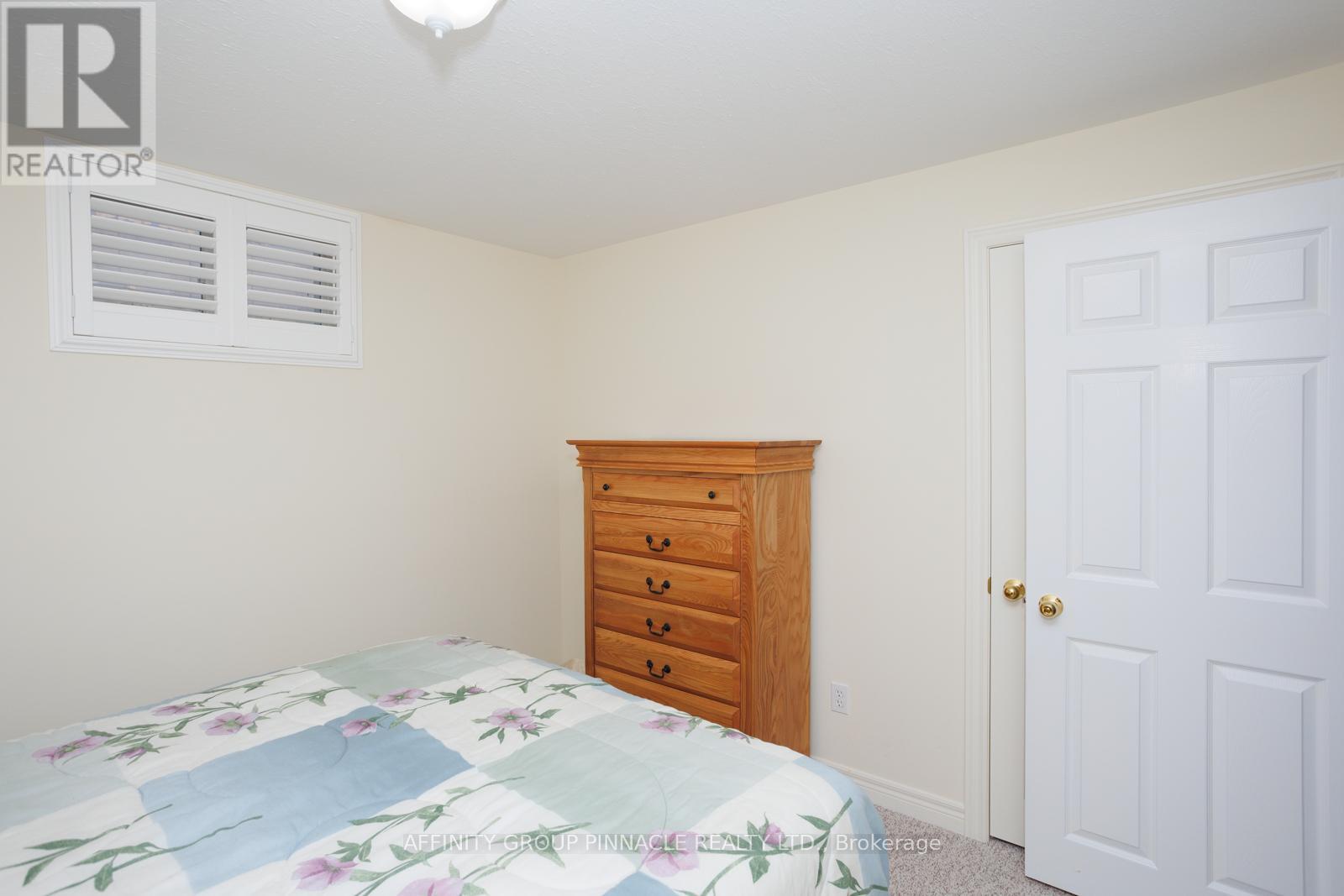 5 Susan Court, Kawartha Lakes (Lindsay), Ontario  K9V 4H1 - Photo 32 - X12310682