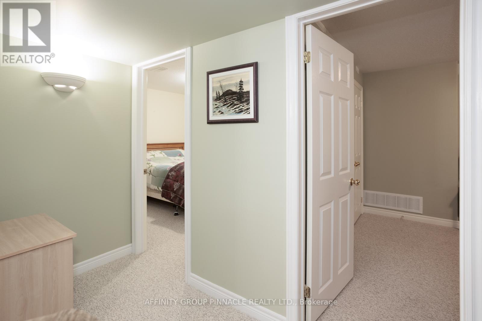 5 Susan Court, Kawartha Lakes (Lindsay), Ontario  K9V 4H1 - Photo 33 - X12310682