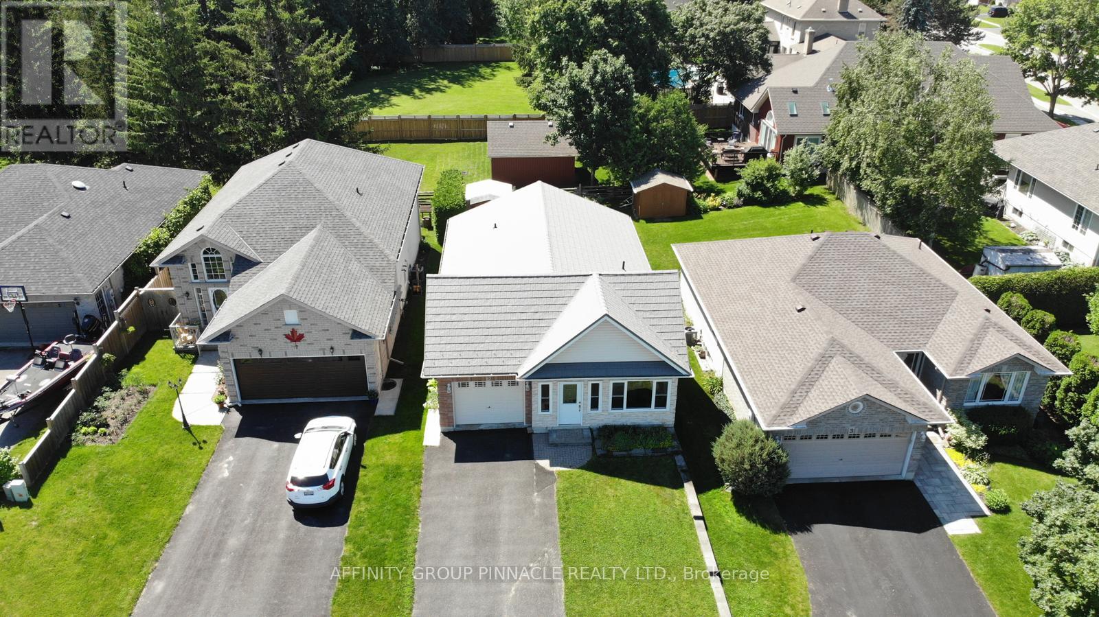 5 Susan Court, Kawartha Lakes (Lindsay), Ontario  K9V 4H1 - Photo 4 - X12310682