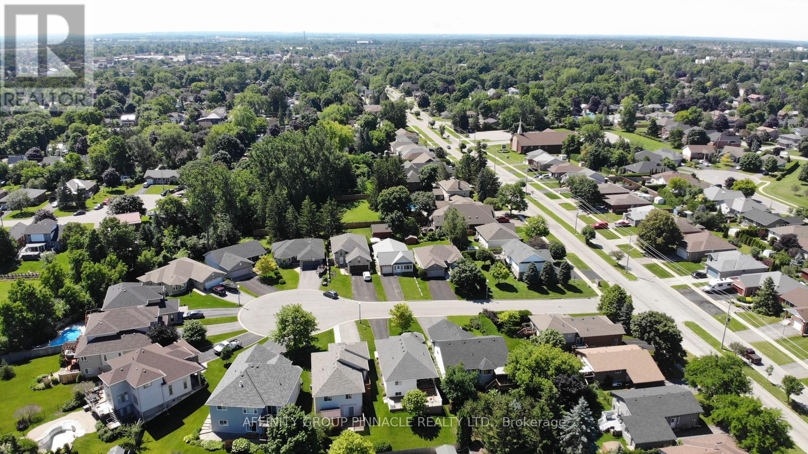 5 Susan Court, Kawartha Lakes (Lindsay), Ontario  K9V 4H1 - Photo 6 - X12310682