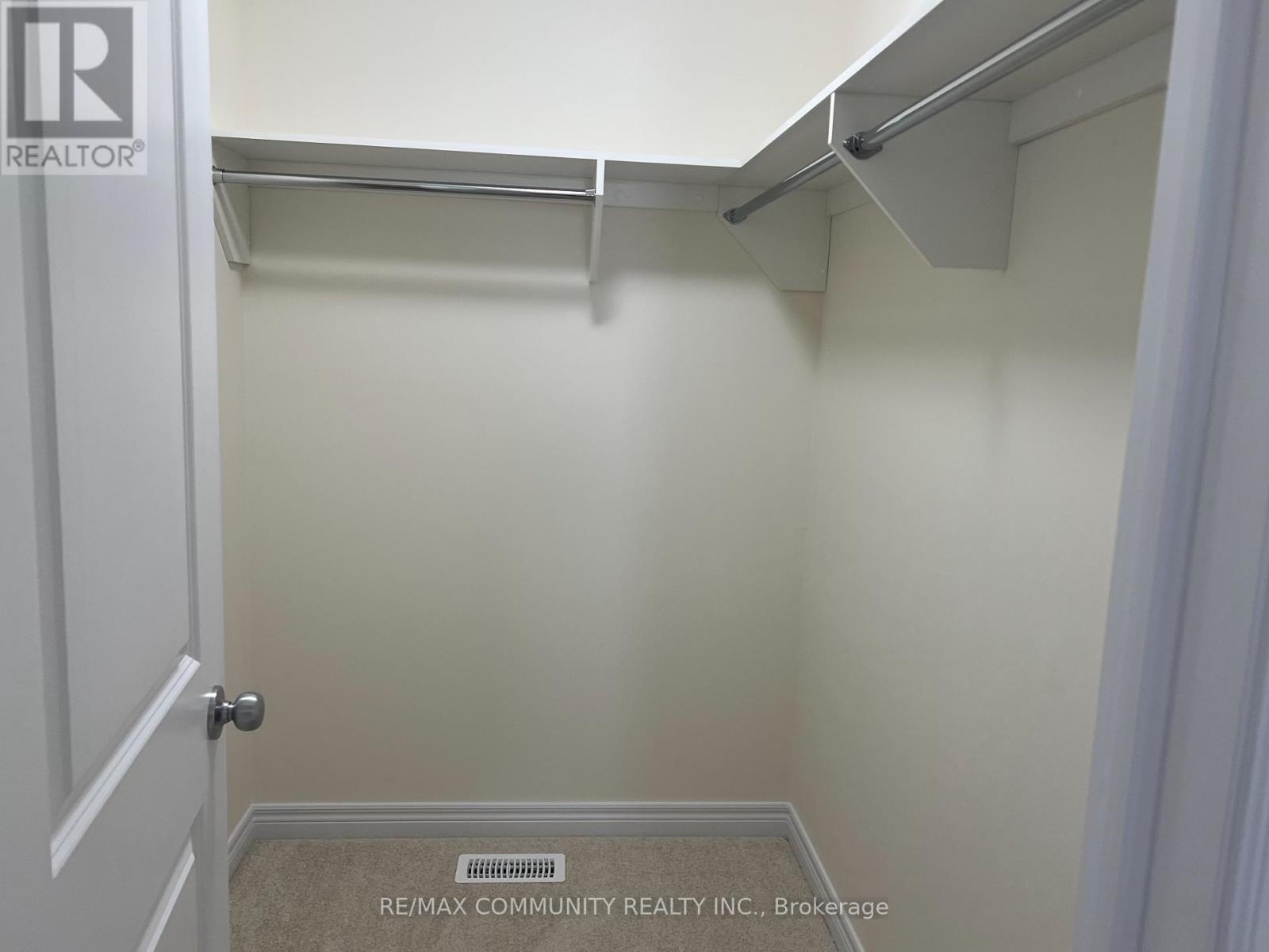 236 O'neil Street, Peterborough North (North), Ontario  K9K 0H1 - Photo 12 - X12310562