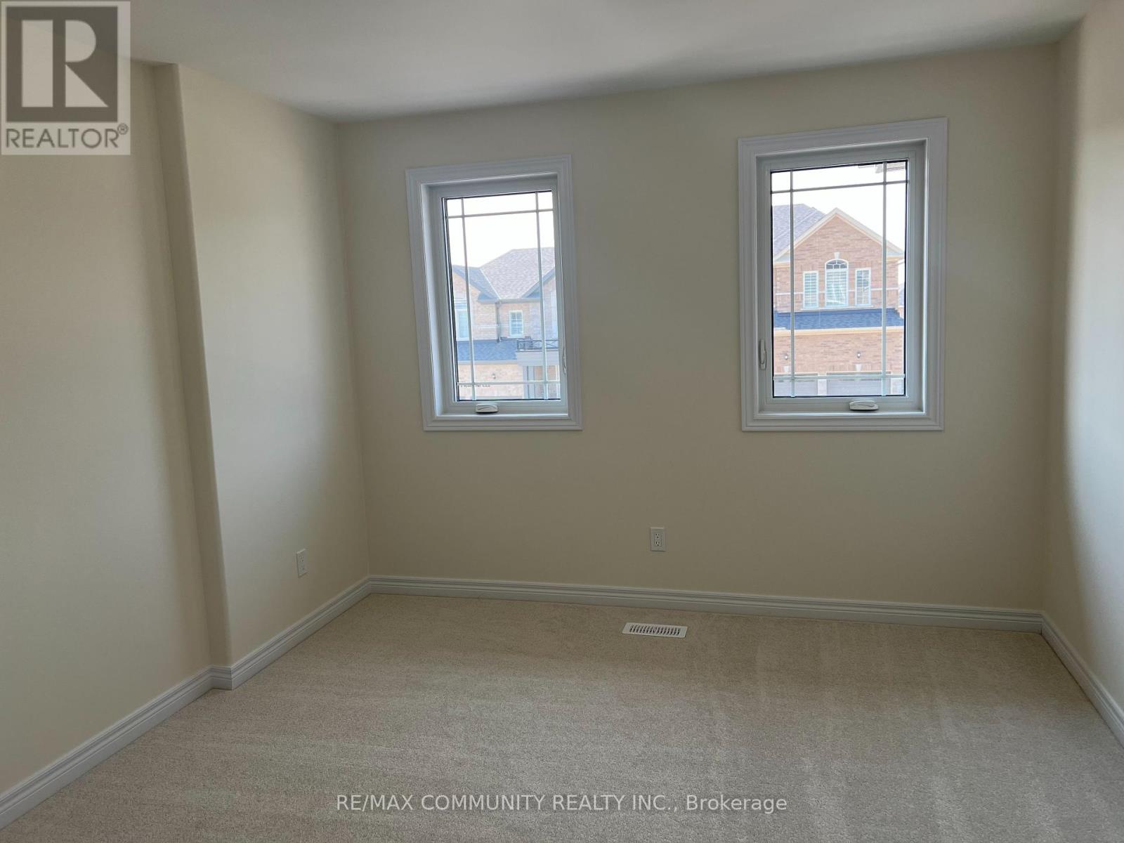 236 O'neil Street, Peterborough North (North), Ontario  K9K 0H1 - Photo 15 - X12310562