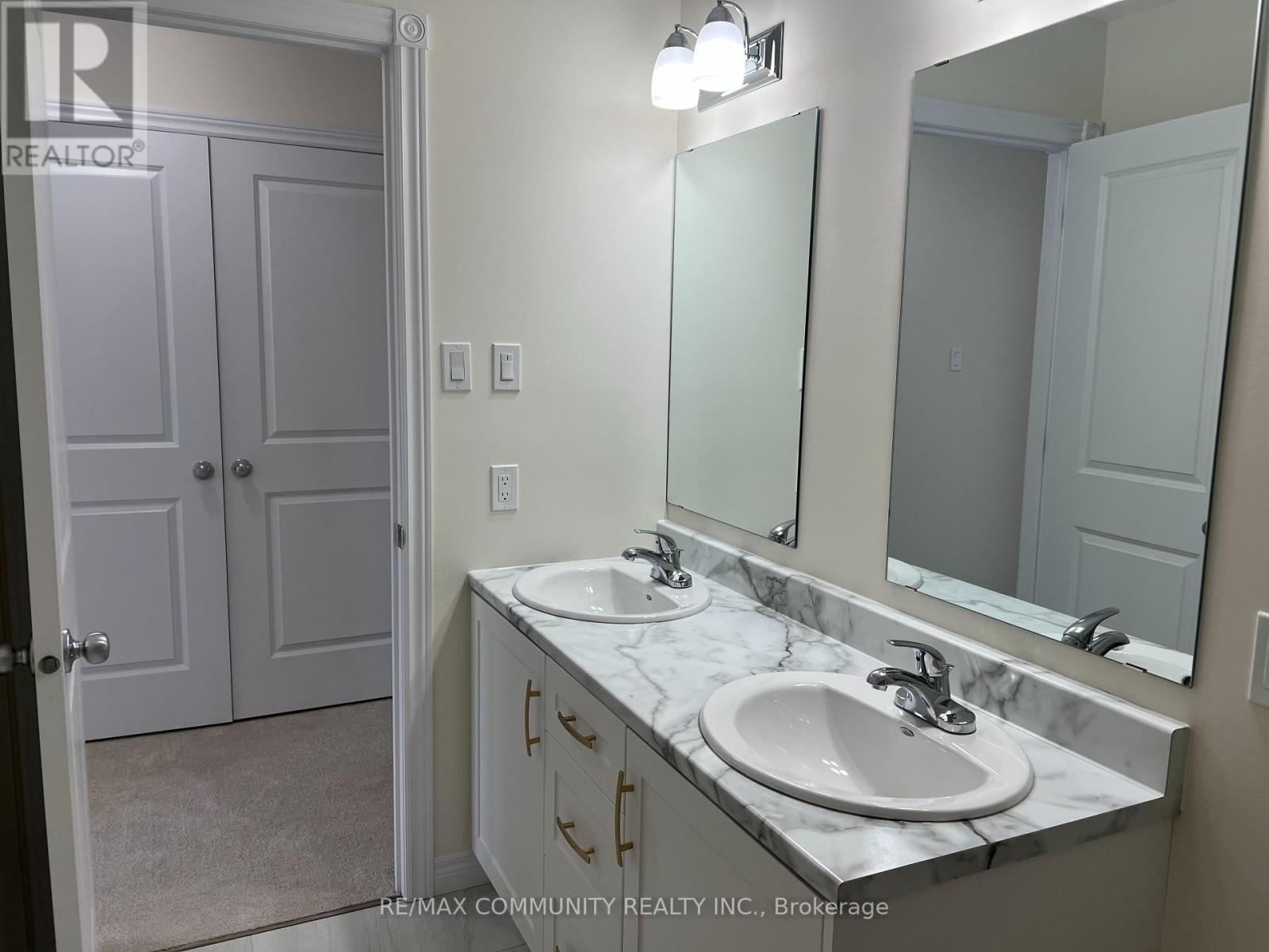 236 O'neil Street, Peterborough North (North), Ontario  K9K 0H1 - Photo 20 - X12310562