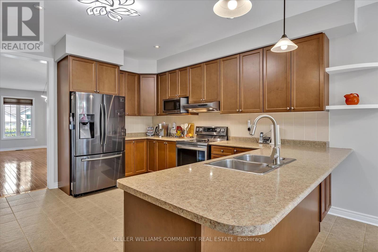 238 Lorne Court, Selwyn, Ontario  K9L 0A1 - Photo 13 - X12310773
