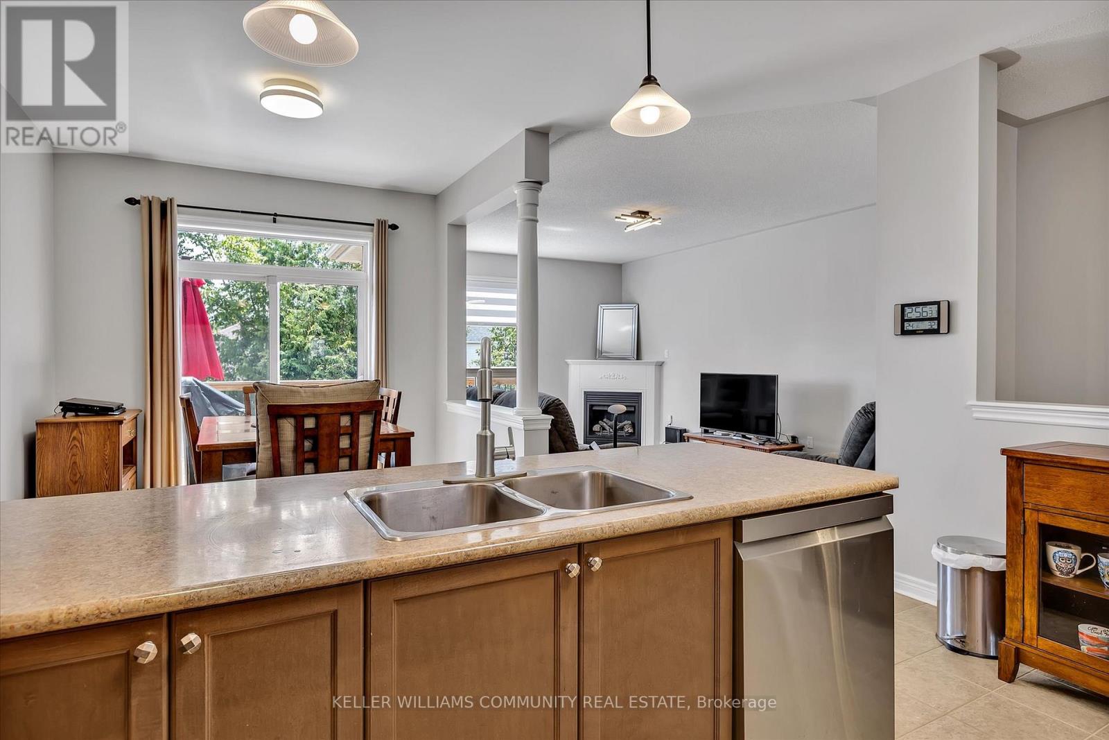 238 Lorne Court, Selwyn, Ontario  K9L 0A1 - Photo 14 - X12310773