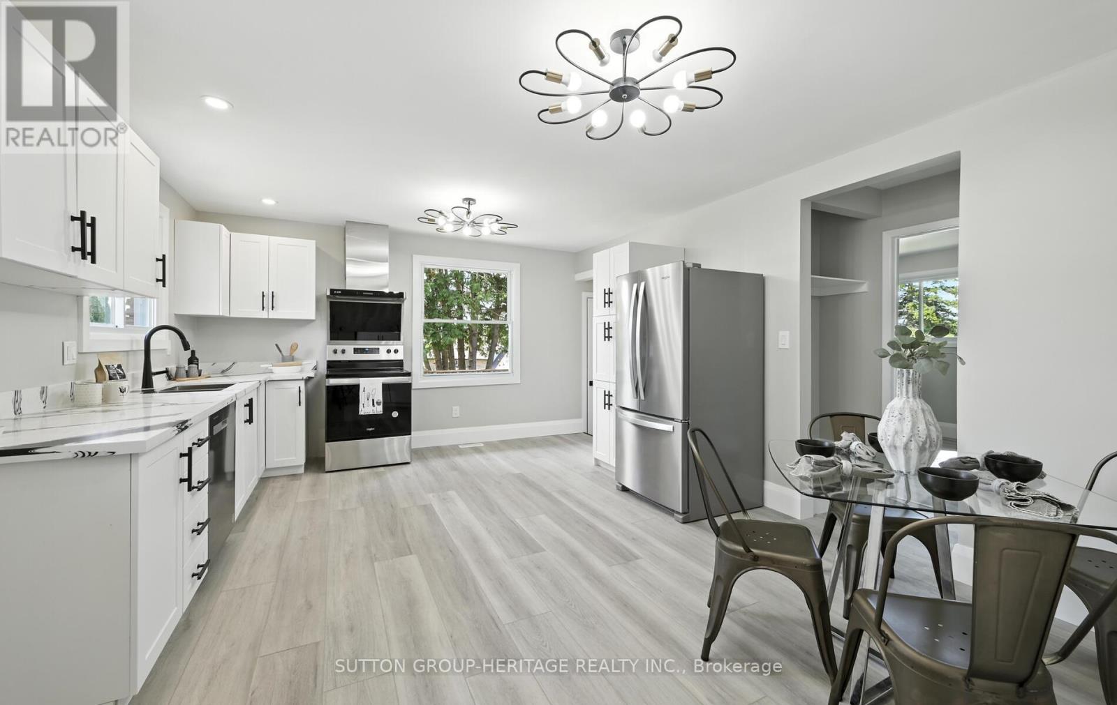 11 Sturgeon Crescent, Kawartha Lakes (Lindsay), Ontario  K9V 4R6 - Photo 11 - X12310878