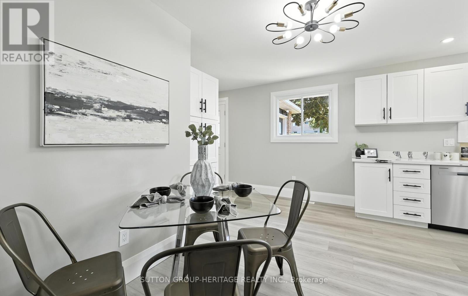 11 Sturgeon Crescent, Kawartha Lakes (Lindsay), Ontario  K9V 4R6 - Photo 12 - X12310878