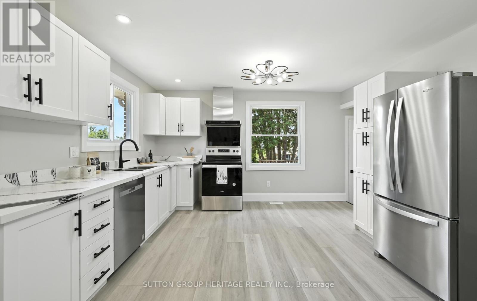 11 Sturgeon Crescent, Kawartha Lakes (Lindsay), Ontario  K9V 4R6 - Photo 13 - X12310878