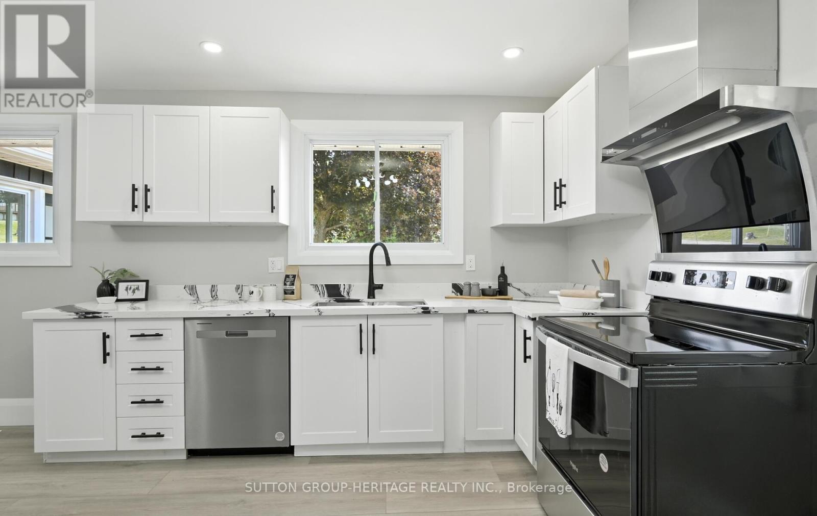 11 Sturgeon Crescent, Kawartha Lakes (Lindsay), Ontario  K9V 4R6 - Photo 15 - X12310878