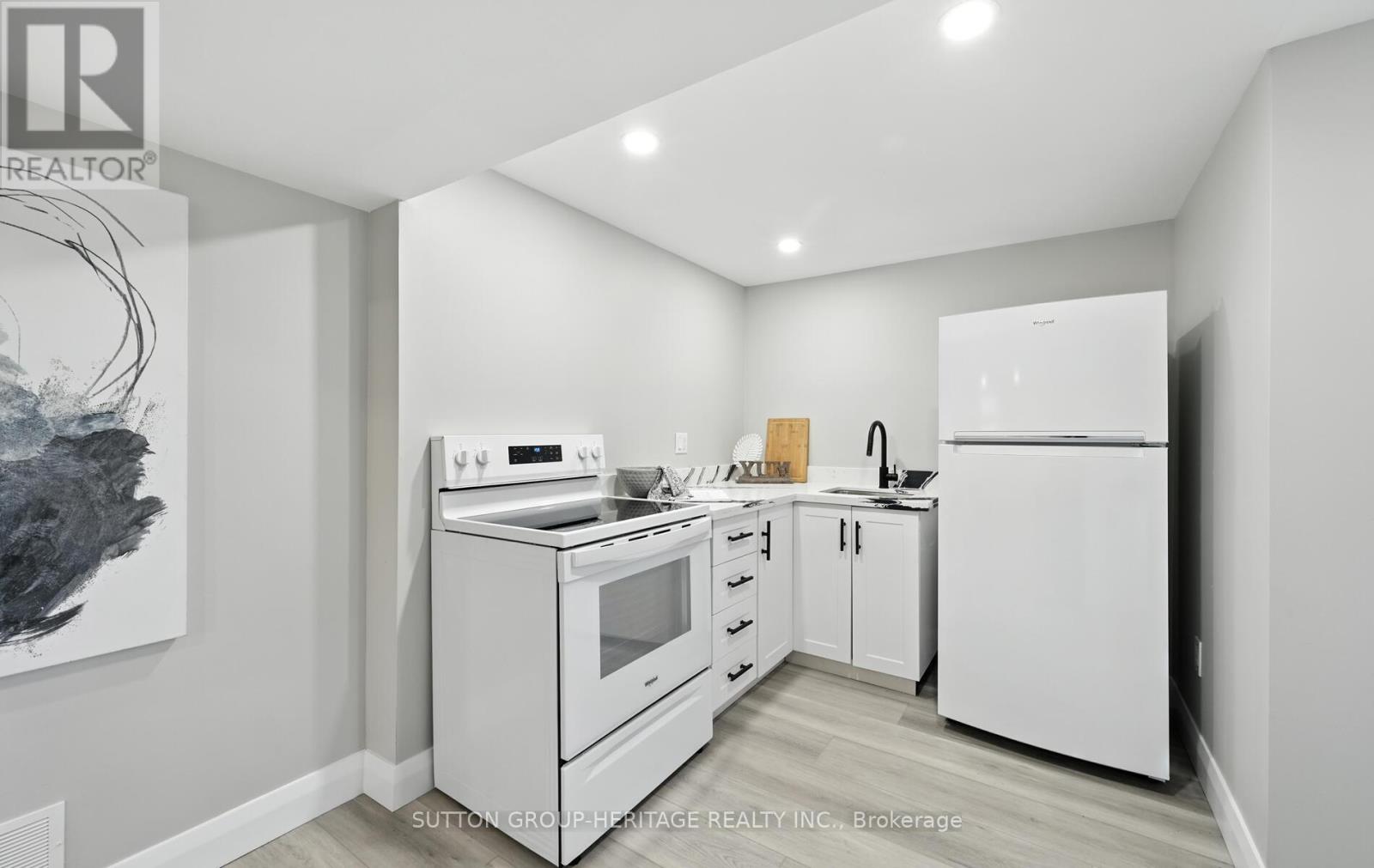 11 Sturgeon Crescent, Kawartha Lakes (Lindsay), Ontario  K9V 4R6 - Photo 29 - X12310878