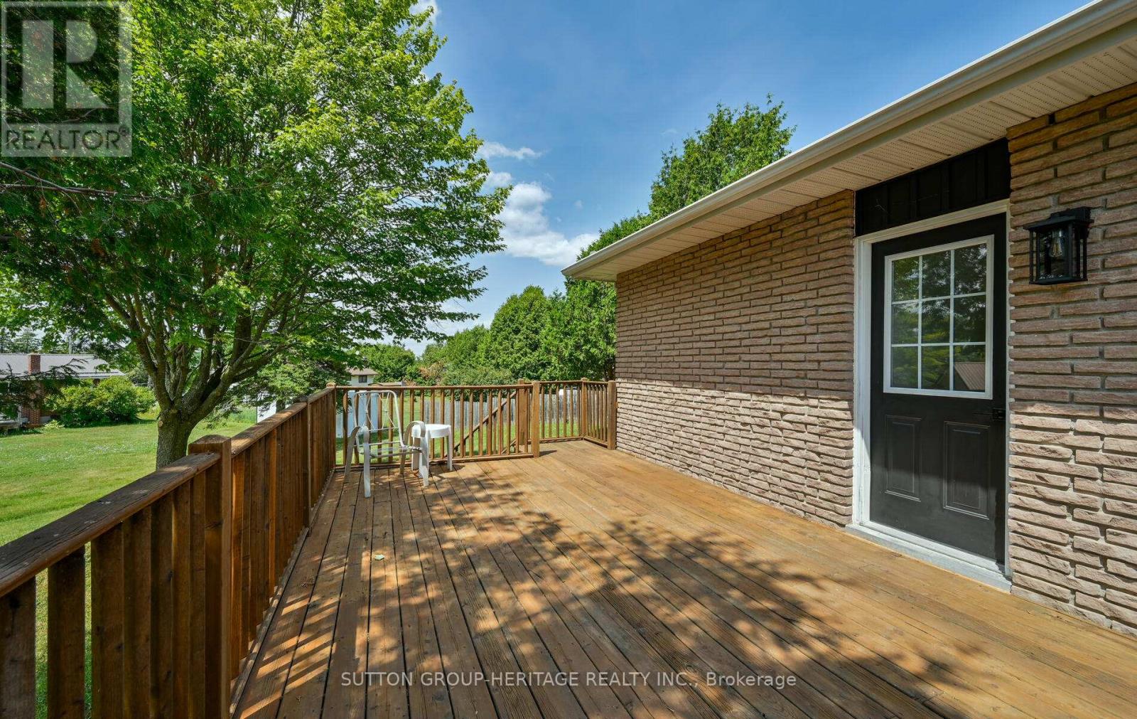 11 Sturgeon Crescent, Kawartha Lakes (Lindsay), Ontario  K9V 4R6 - Photo 34 - X12310878