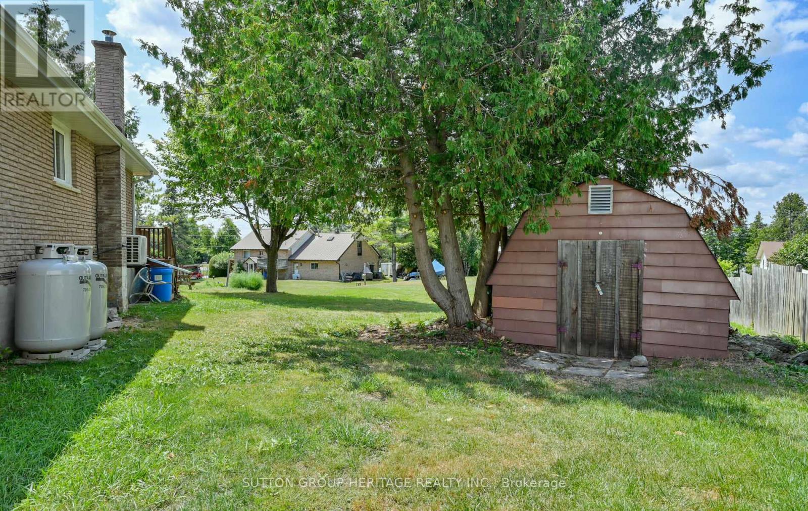11 Sturgeon Crescent, Kawartha Lakes (Lindsay), Ontario  K9V 4R6 - Photo 37 - X12310878