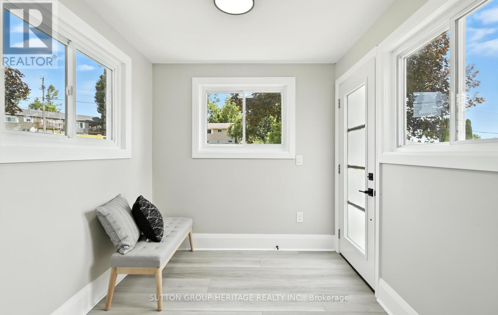 11 Sturgeon Crescent, Kawartha Lakes (Lindsay), Ontario  K9V 4R6 - Photo 4 - X12310878
