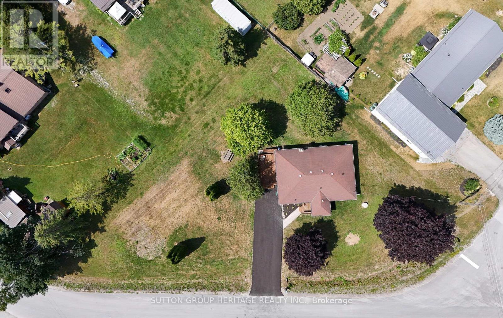 11 Sturgeon Crescent, Kawartha Lakes (Lindsay), Ontario  K9V 4R6 - Photo 43 - X12310878