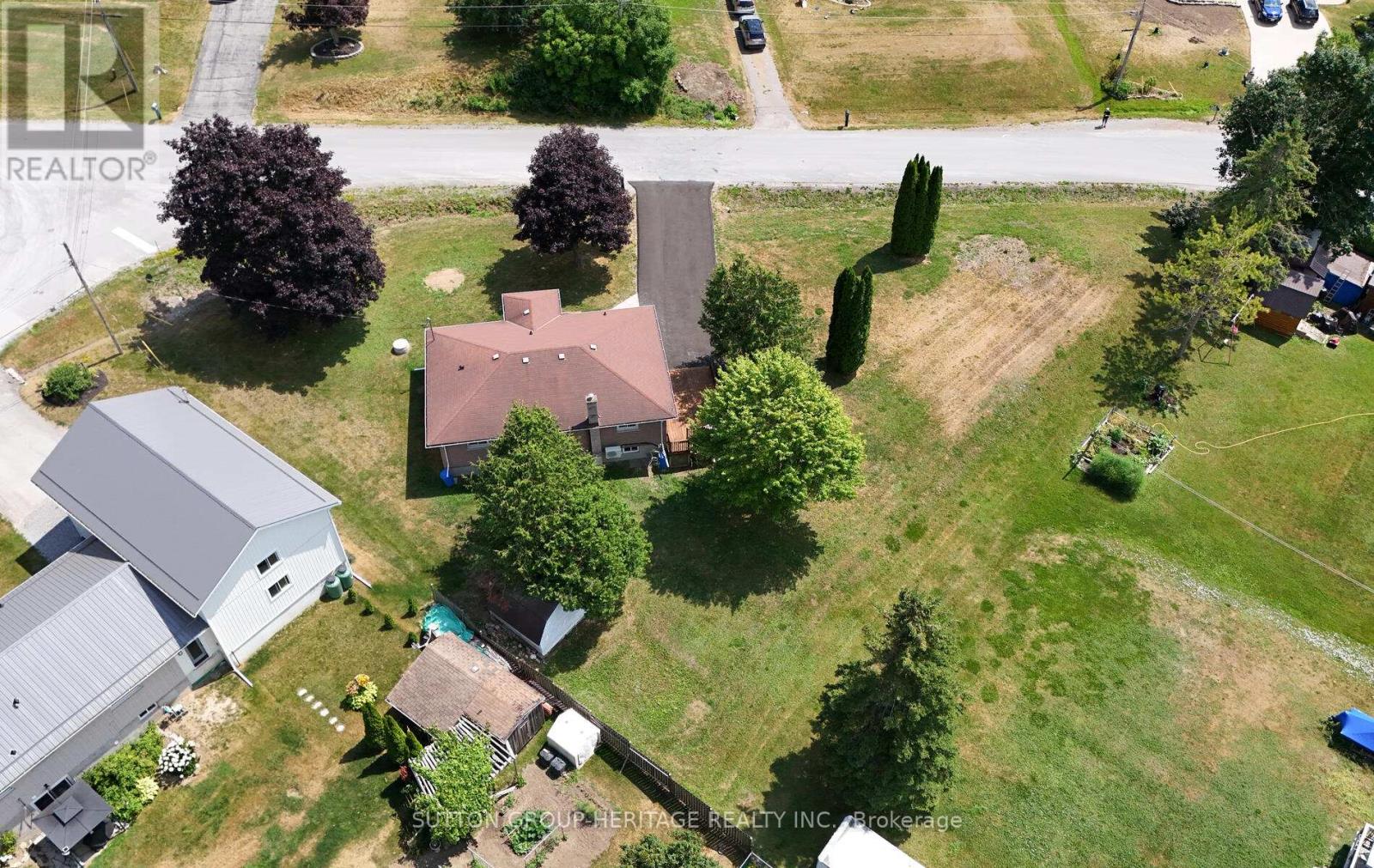 11 Sturgeon Crescent, Kawartha Lakes (Lindsay), Ontario  K9V 4R6 - Photo 44 - X12310878