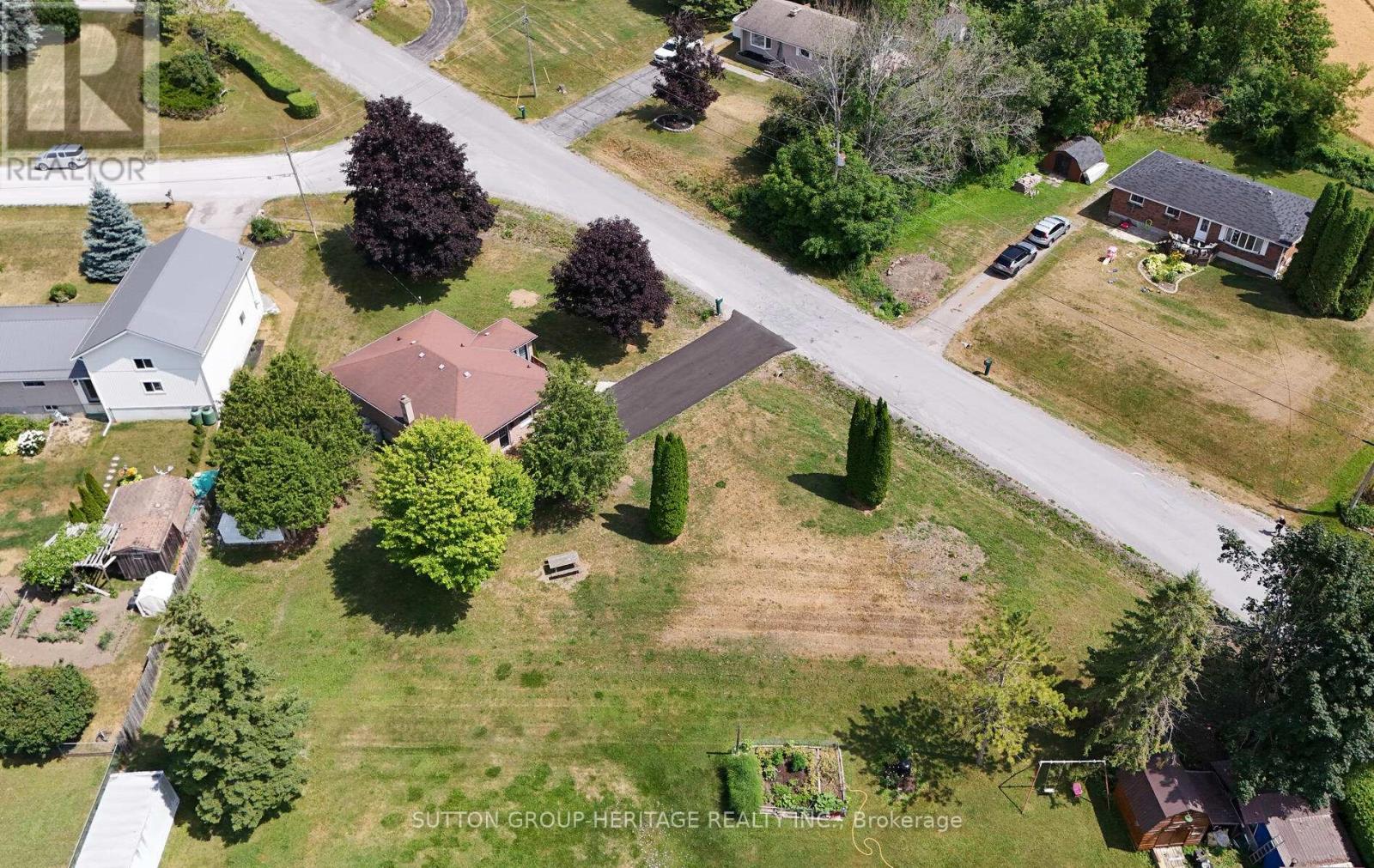 11 Sturgeon Crescent, Kawartha Lakes (Lindsay), Ontario  K9V 4R6 - Photo 46 - X12310878