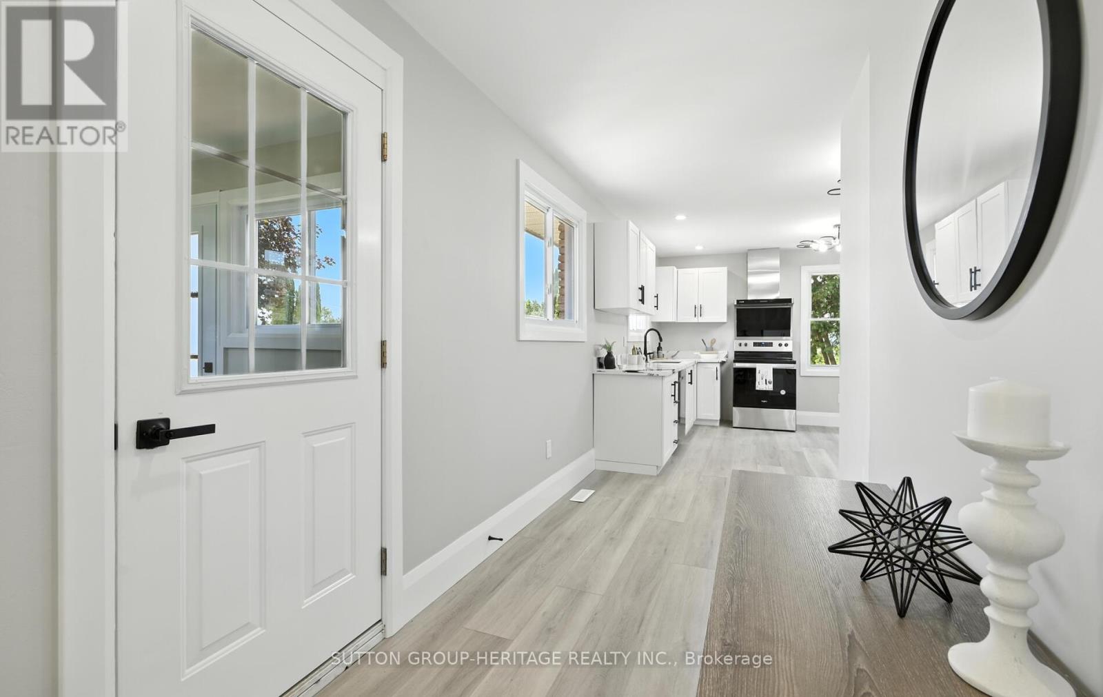 11 Sturgeon Crescent, Kawartha Lakes (Lindsay), Ontario  K9V 4R6 - Photo 6 - X12310878