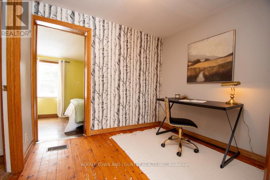 2 Osborne Street, Kawartha Lakes (Ops), Ontario  K0L 2X0 - Photo 15 - X12311197