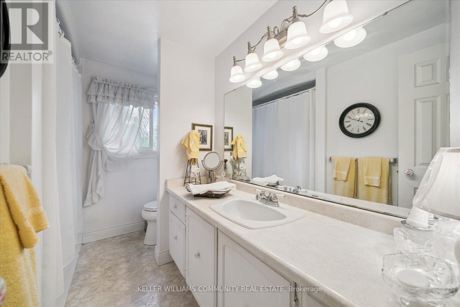 11 Bayleaf Court, Peterborough West (Central), Ontario  K9K 1A2 - Photo 17 - X12311381