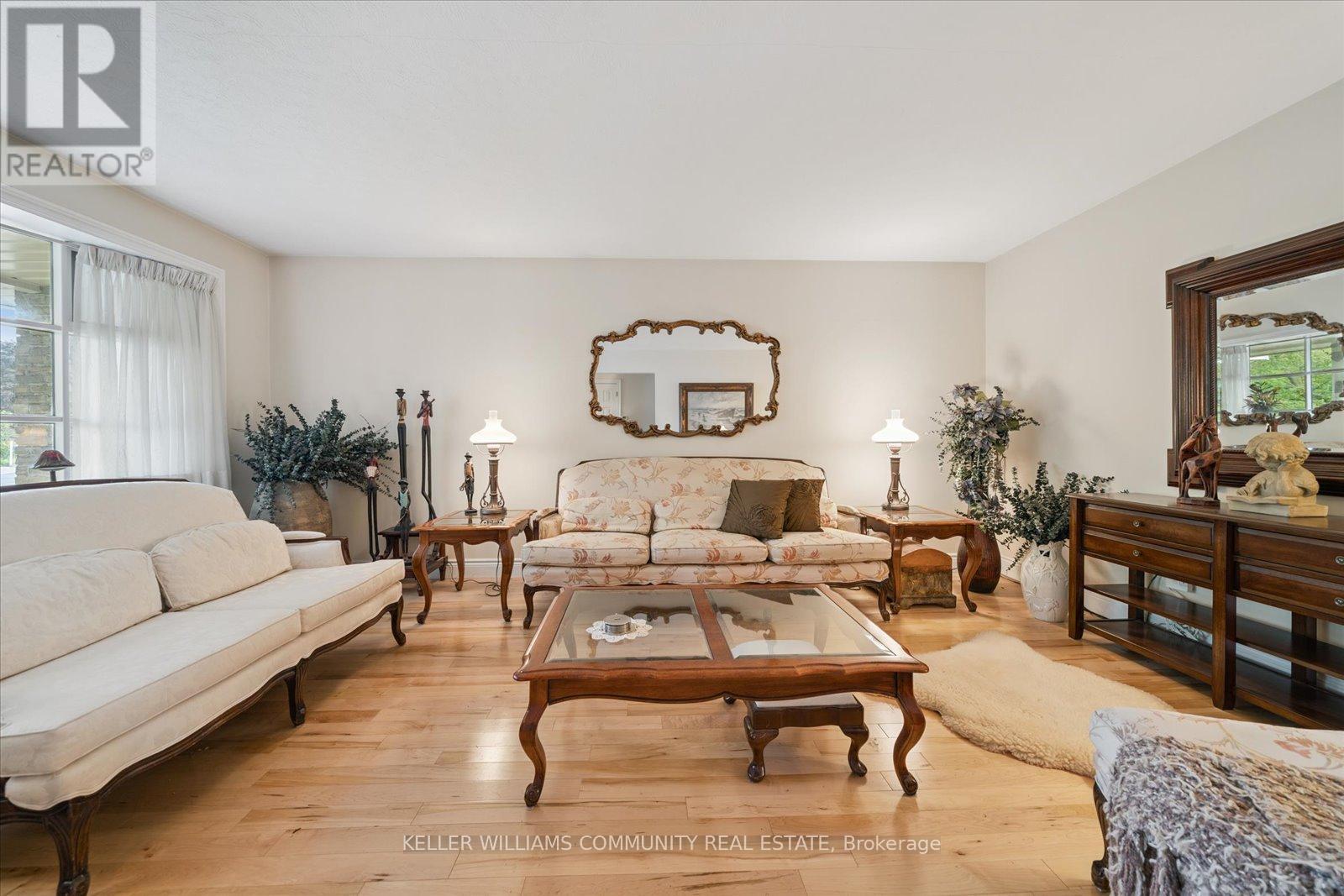 11 Bayleaf Court, Peterborough West (Central), Ontario  K9K 1A2 - Photo 6 - X12311381