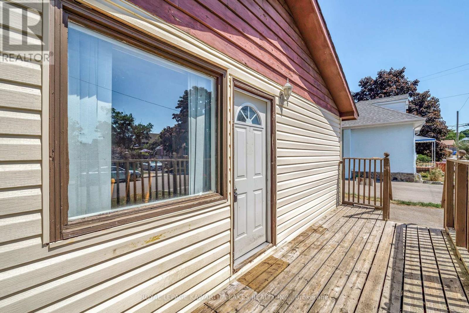 4 Bond Street E, Kawartha Lakes (Lindsay), Ontario  K9V 3P3 - Photo 16 - X12311415