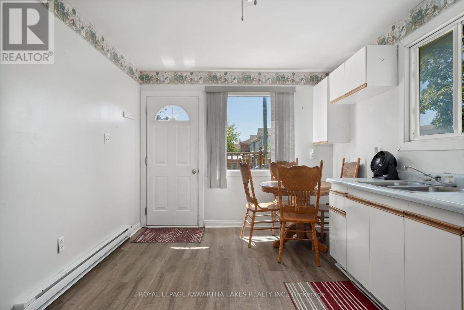 4 Bond Street E, Kawartha Lakes (Lindsay), Ontario  K9V 3P3 - Photo 18 - X12311415