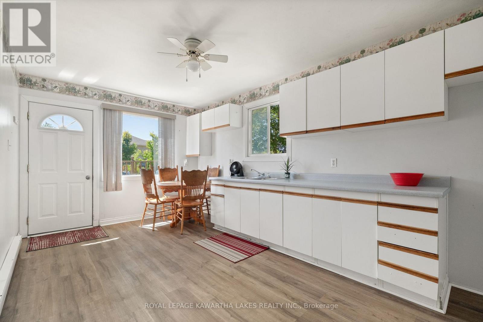 4 Bond Street E, Kawartha Lakes (Lindsay), Ontario  K9V 3P3 - Photo 19 - X12311415
