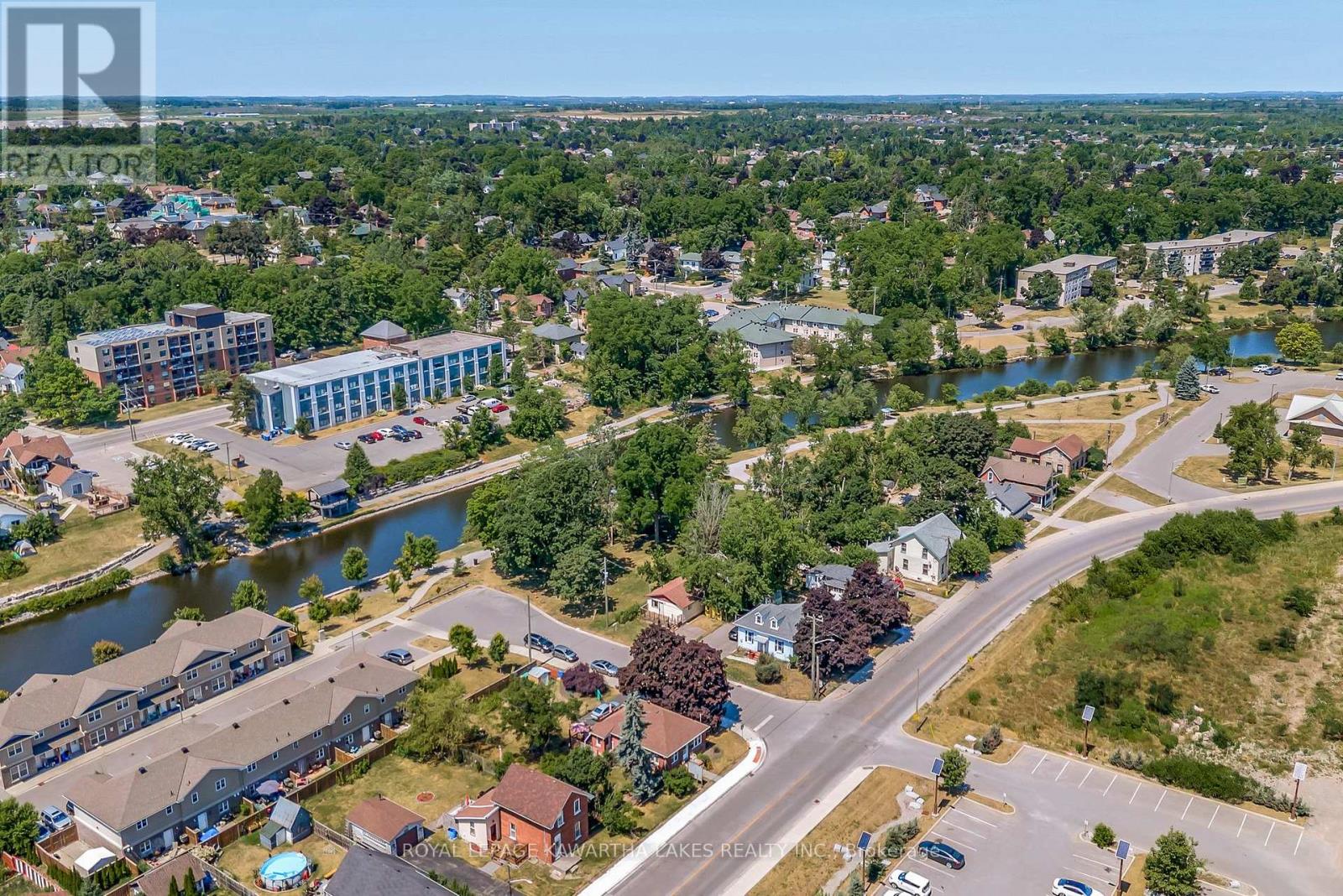 4 Bond Street E, Kawartha Lakes (Lindsay), Ontario  K9V 3P3 - Photo 3 - X12311415