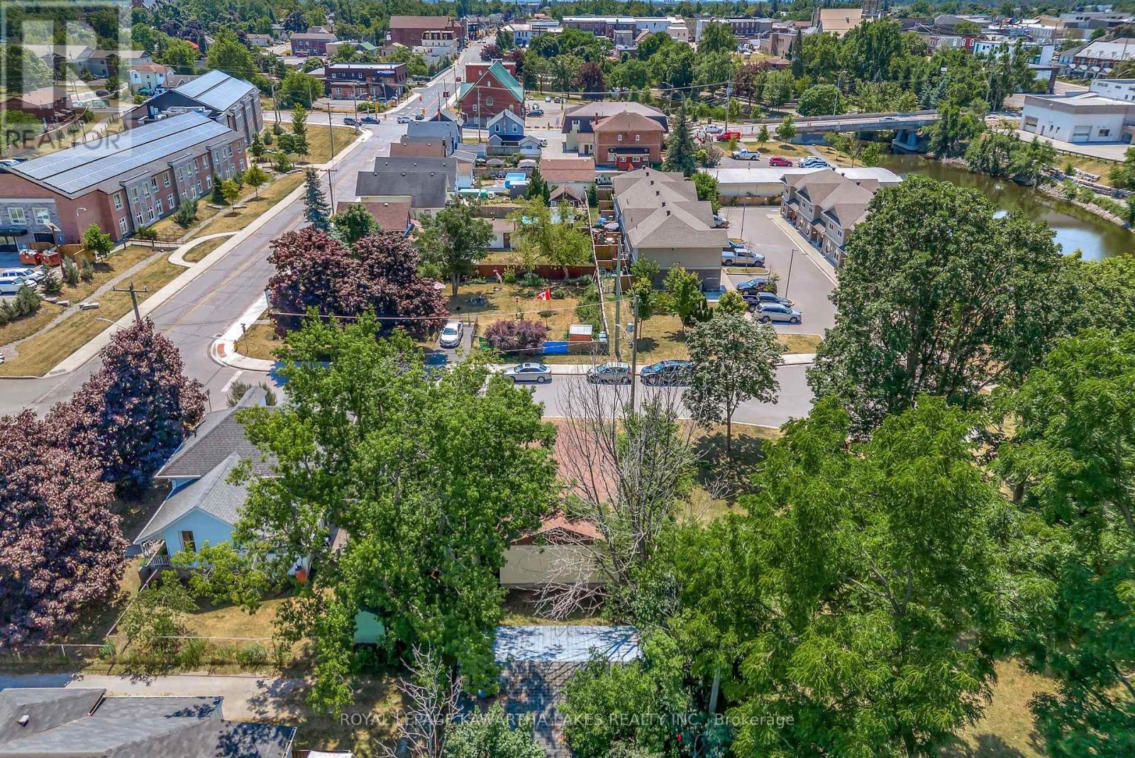 4 Bond Street E, Kawartha Lakes (Lindsay), Ontario  K9V 3P3 - Photo 7 - X12311415