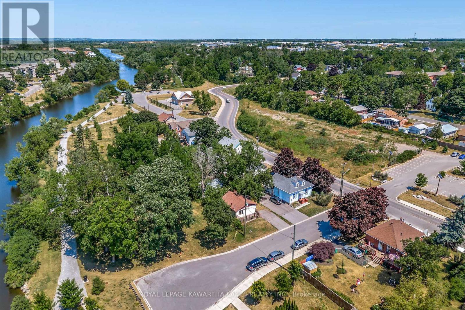4 Bond Street E, Kawartha Lakes (Lindsay), Ontario  K9V 3P3 - Photo 9 - X12311415
