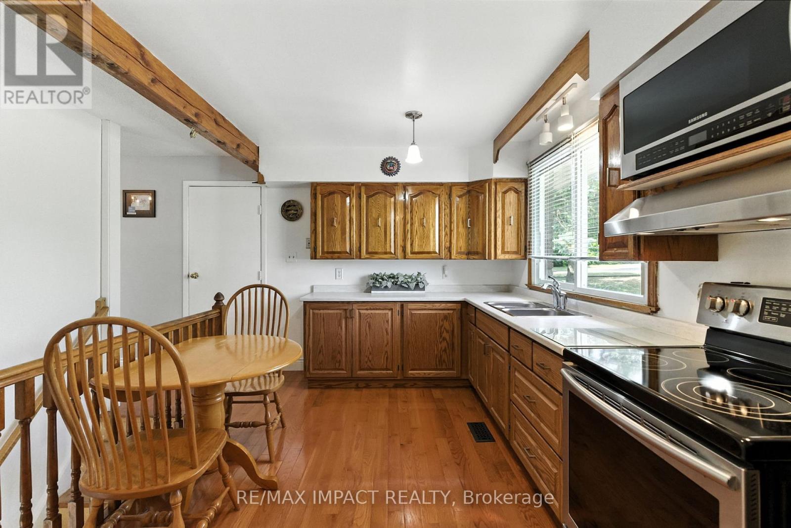 28 Pinewood Crescent, Kawartha Lakes (Pontypool), Ontario  L0A 1K0 - Photo 10 - X12311634