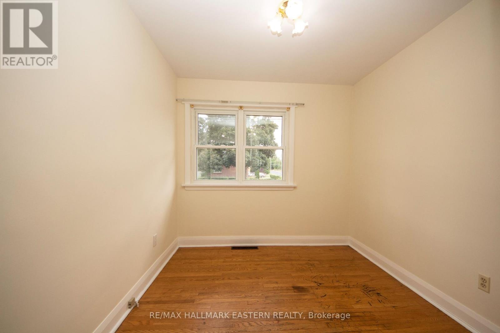 812 Argyle Street, Peterborough North (South), Ontario  K9H 5T3 - Photo 11 - X12311724