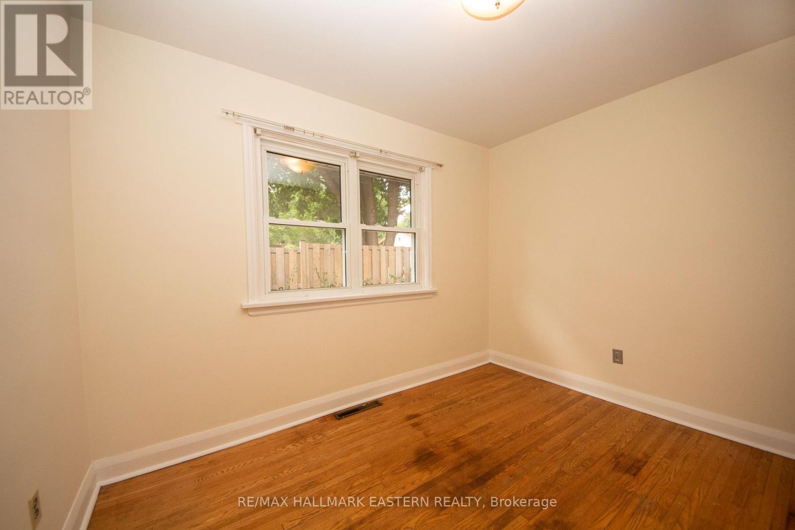 812 Argyle Street, Peterborough North (South), Ontario  K9H 5T3 - Photo 17 - X12311724
