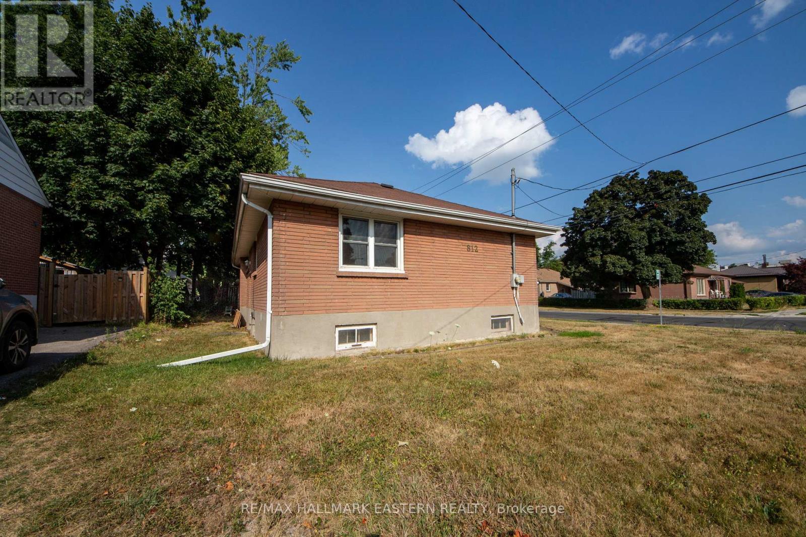 812 Argyle Street, Peterborough North (South), Ontario  K9H 5T3 - Photo 2 - X12311724