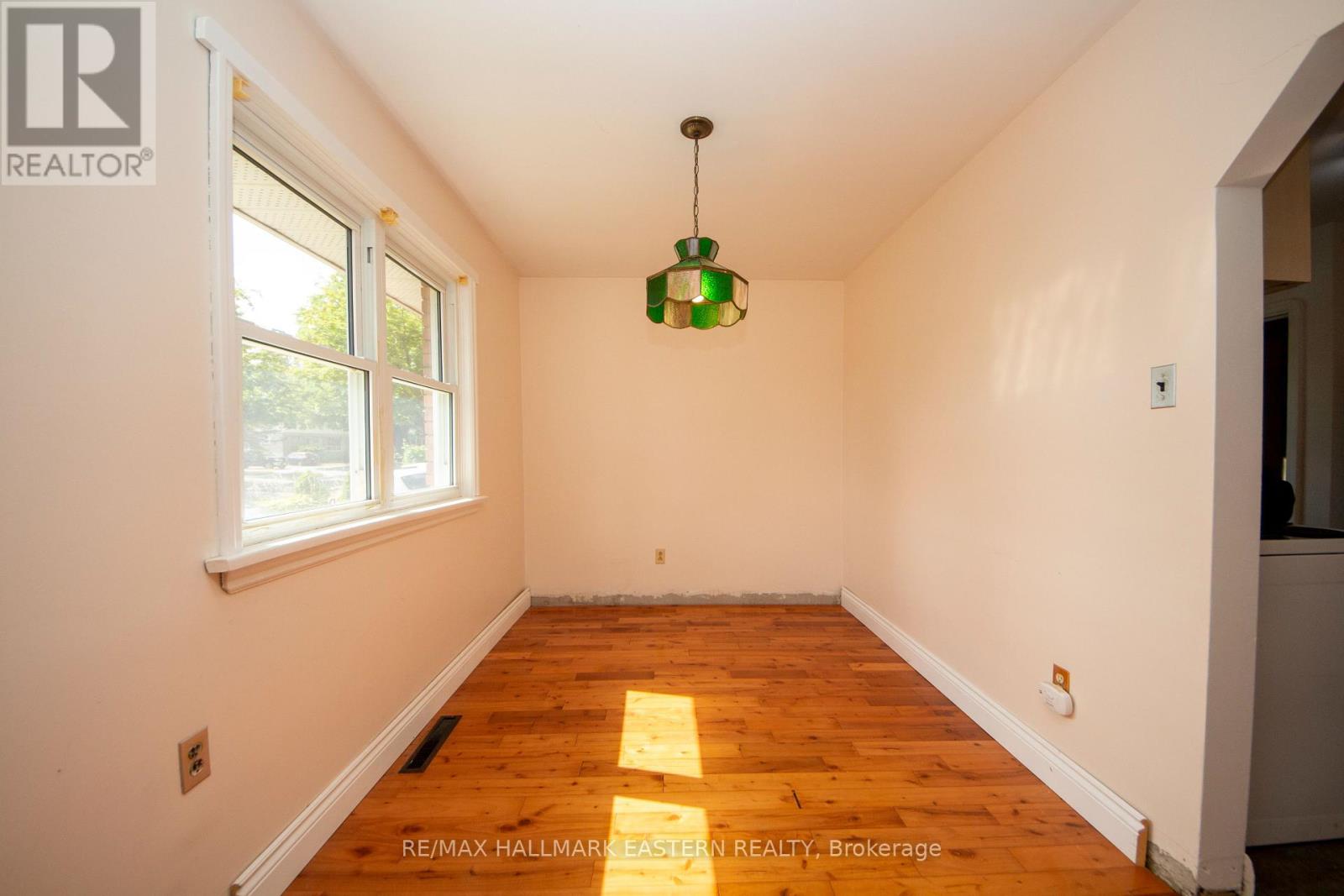 812 Argyle Street, Peterborough North (South), Ontario  K9H 5T3 - Photo 6 - X12311724