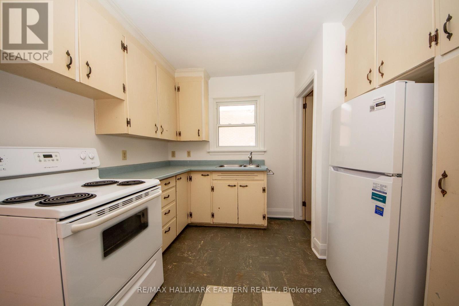 812 Argyle Street, Peterborough North (South), Ontario  K9H 5T3 - Photo 9 - X12311724