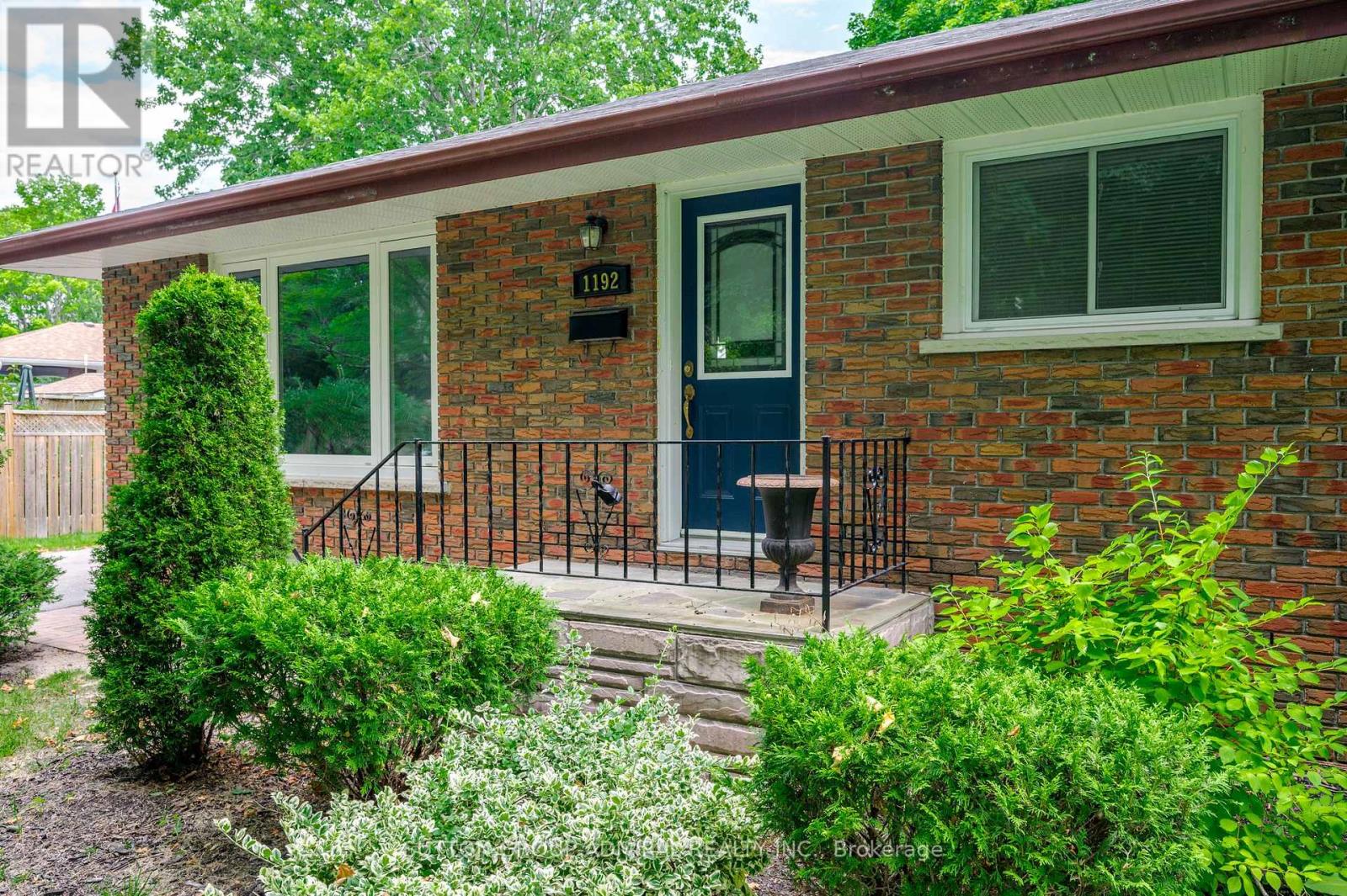 1192 Huron Street, Peterborough North (Central), Ontario  K9H 6V5 - Photo 4 - X12312261