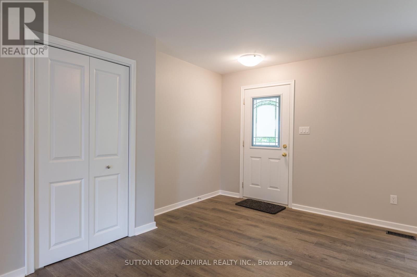 1192 Huron Street, Peterborough North (Central), Ontario  K9H 6V5 - Photo 5 - X12312261
