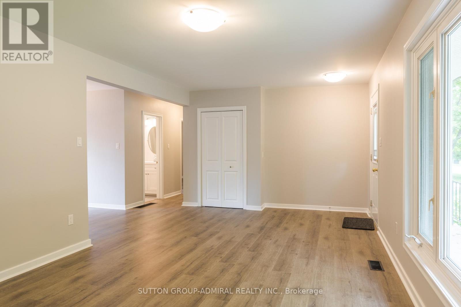 1192 Huron Street, Peterborough North (Central), Ontario  K9H 6V5 - Photo 9 - X12312261