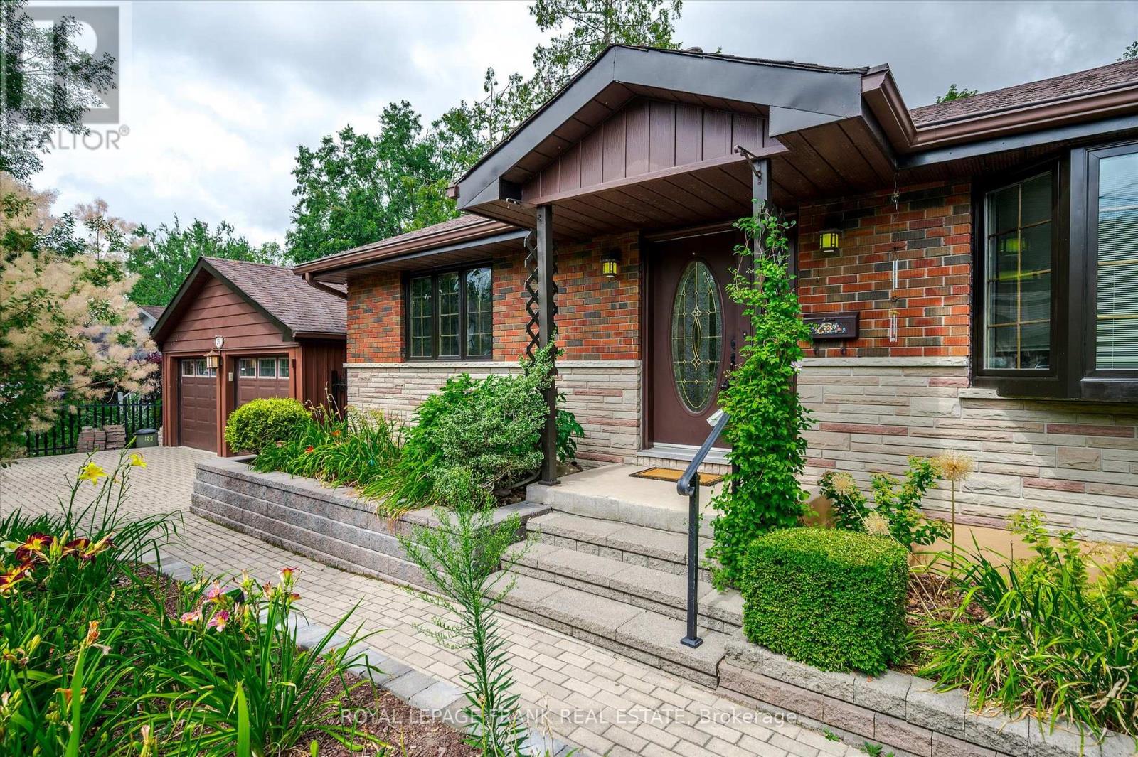 256 Sherin Avenue, Peterborough South (East), Ontario  K9J 1B6 - Photo 3 - X12312338